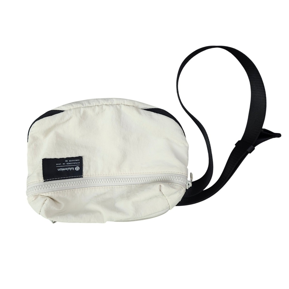 Lululemon Everywhere Belt Bag Cream Black Adjustable Waist Pack Fanny Pack OS